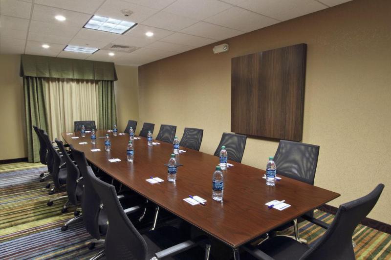 Holiday Inn Express & Suites Colorado Springs-Airport By Ihg Exterior foto